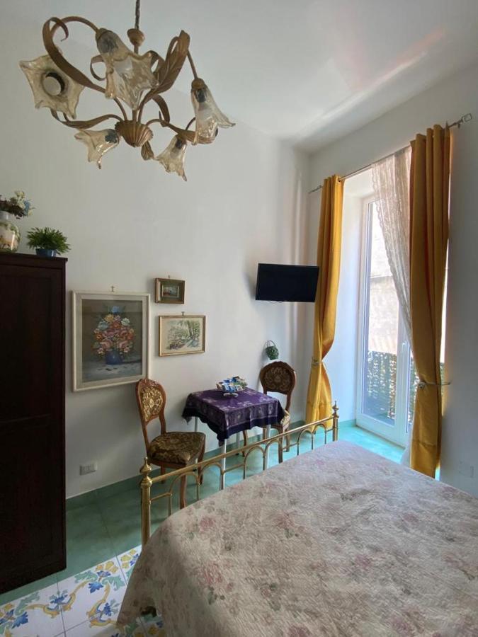 A Casa di Claudia Apartment Napoli Bagian luar foto