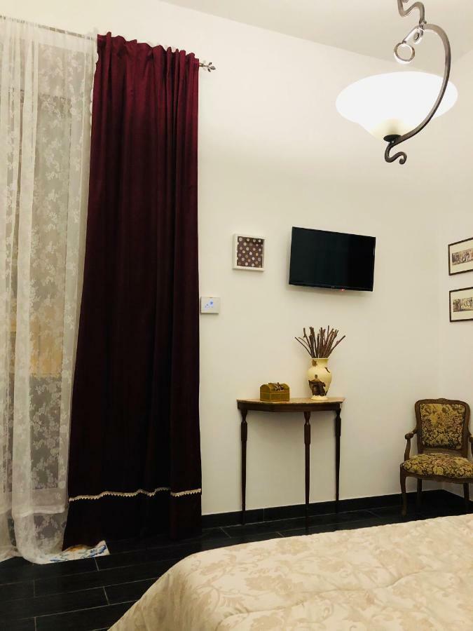 A Casa di Claudia Apartment Napoli Bagian luar foto